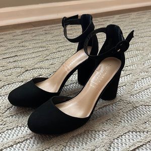 Women’s black beautiful heels